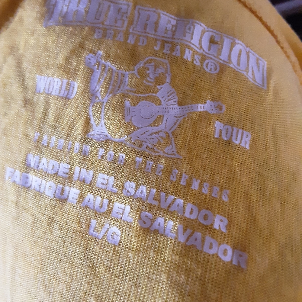 đ True Religion Tee - Picture 2 of 4